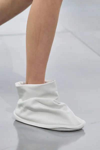 Look 15